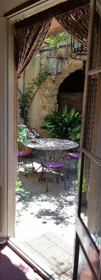 Petit Apartament Amb Pati Al Poble De Apartamento *