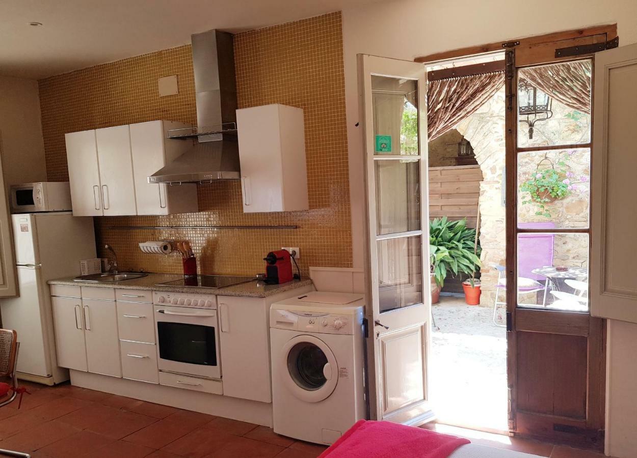 Petit Apartament Amb Pati Al Poble De Pals