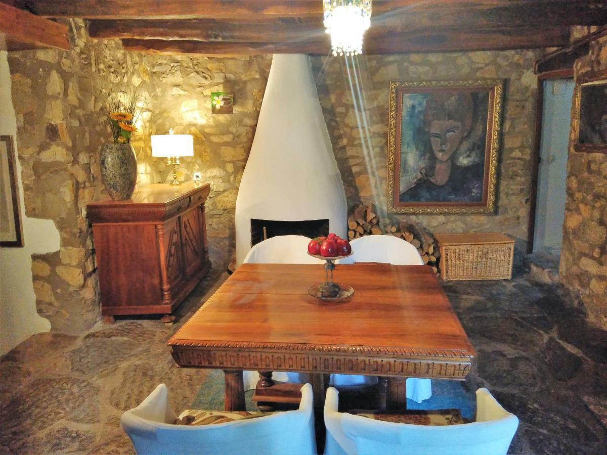 Masía In The Heart Of Catalonia Habitación en casa particular *