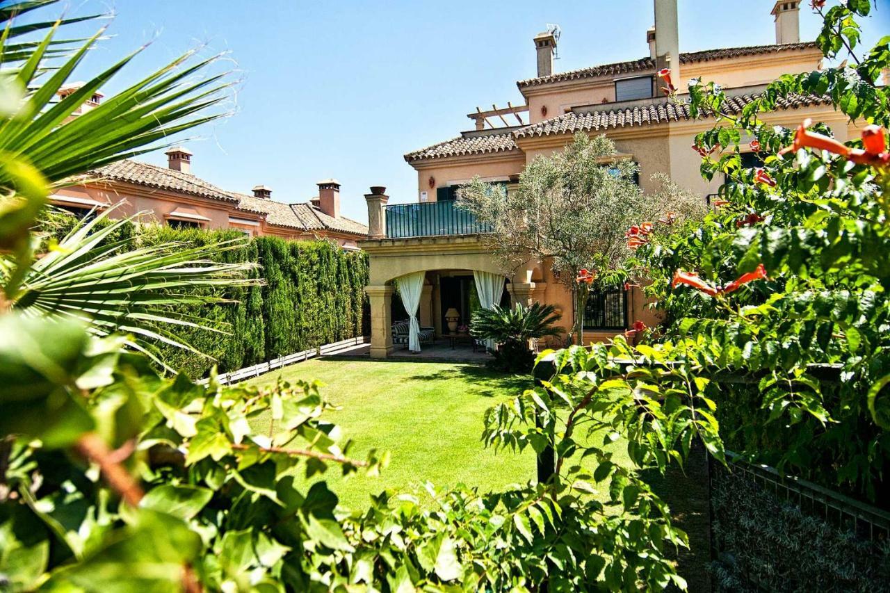 The Fairway Vista, Your Luxury Retreat With A Quiet Pool * Pueblo Nuevo de Guadiaro