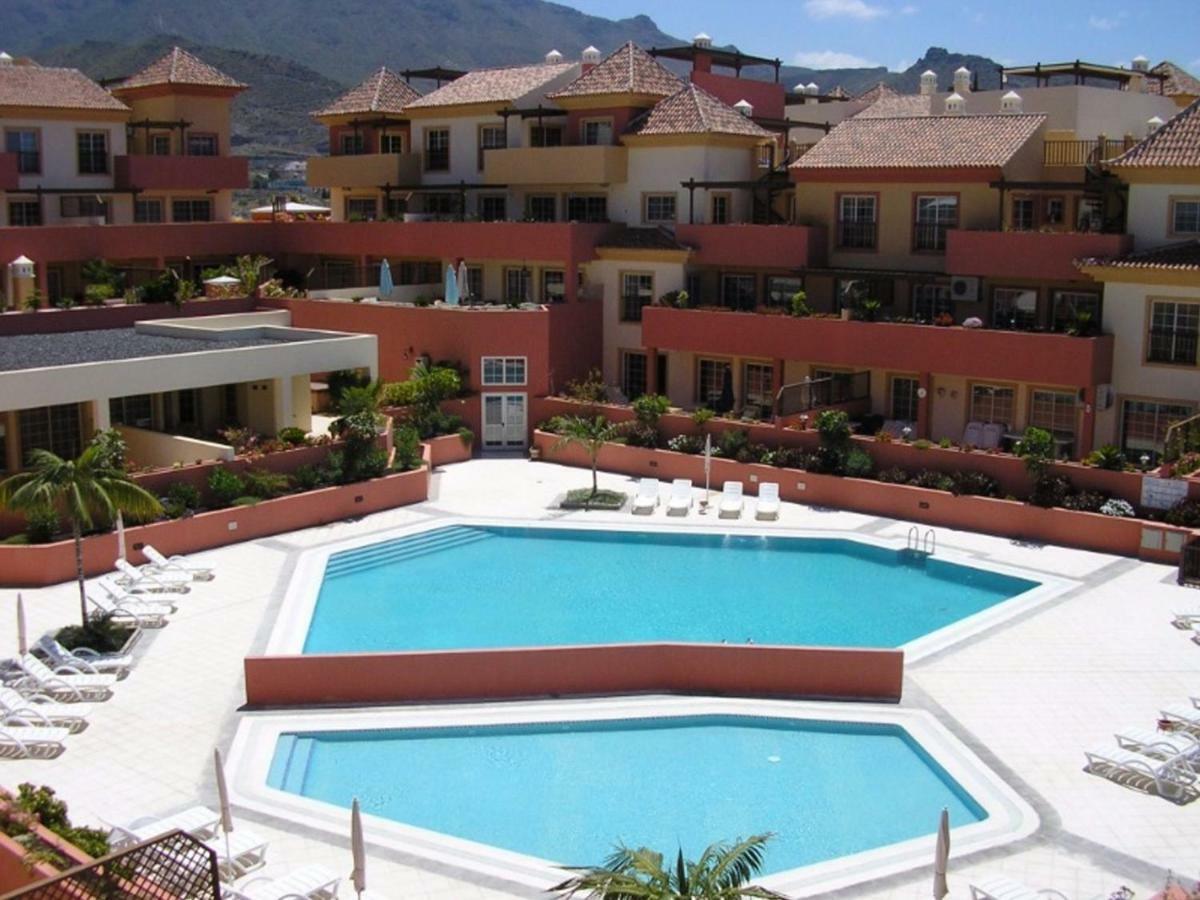 Terrazas Del Duque 2: Beachfront Oasis With Sea Views And Heated Pool *