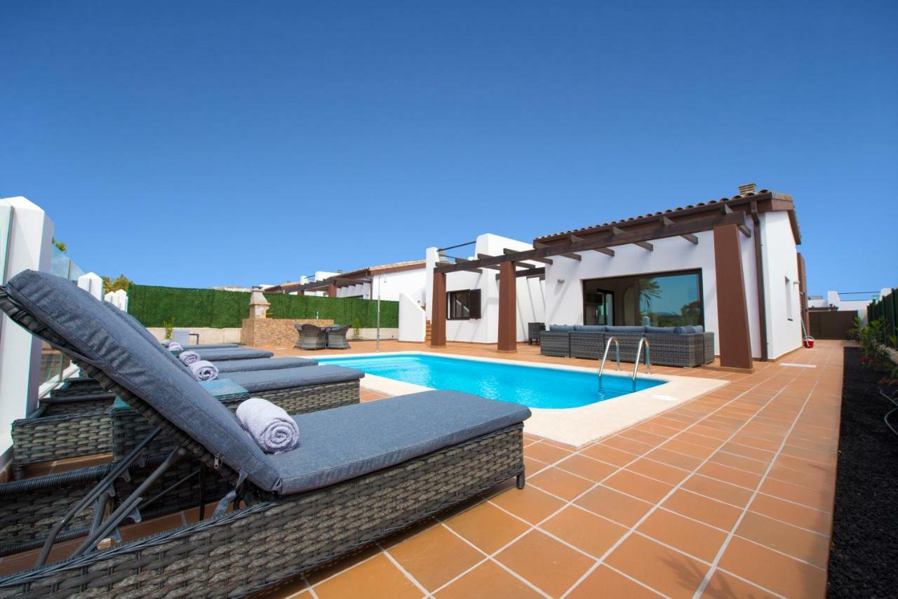 5 Star Luxury Villa, Private Heated Pool, Golf & Sea Views. * Caleta De Fuste