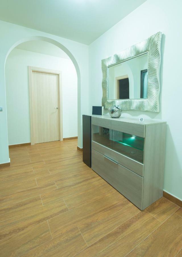 5 Star Luxury Villa, Private Heated Pool, Golf & Sea Views. Caleta De Fuste