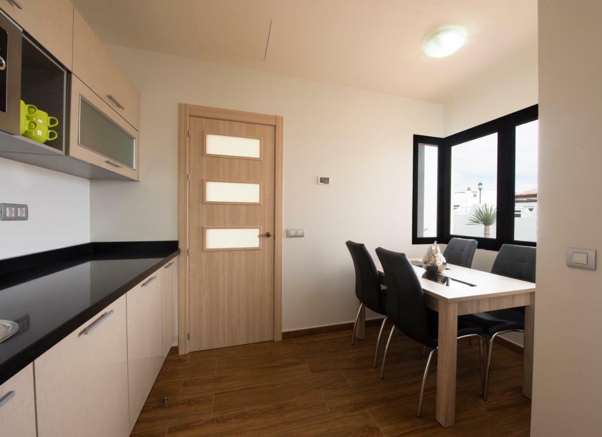 5 Star Luxury Villa, Private Heated Pool, Golf & Sea Views. Caleta De Fuste