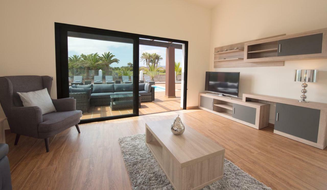 5 Star Luxury Villa, Private Heated Pool, Golf & Sea Views. Villa