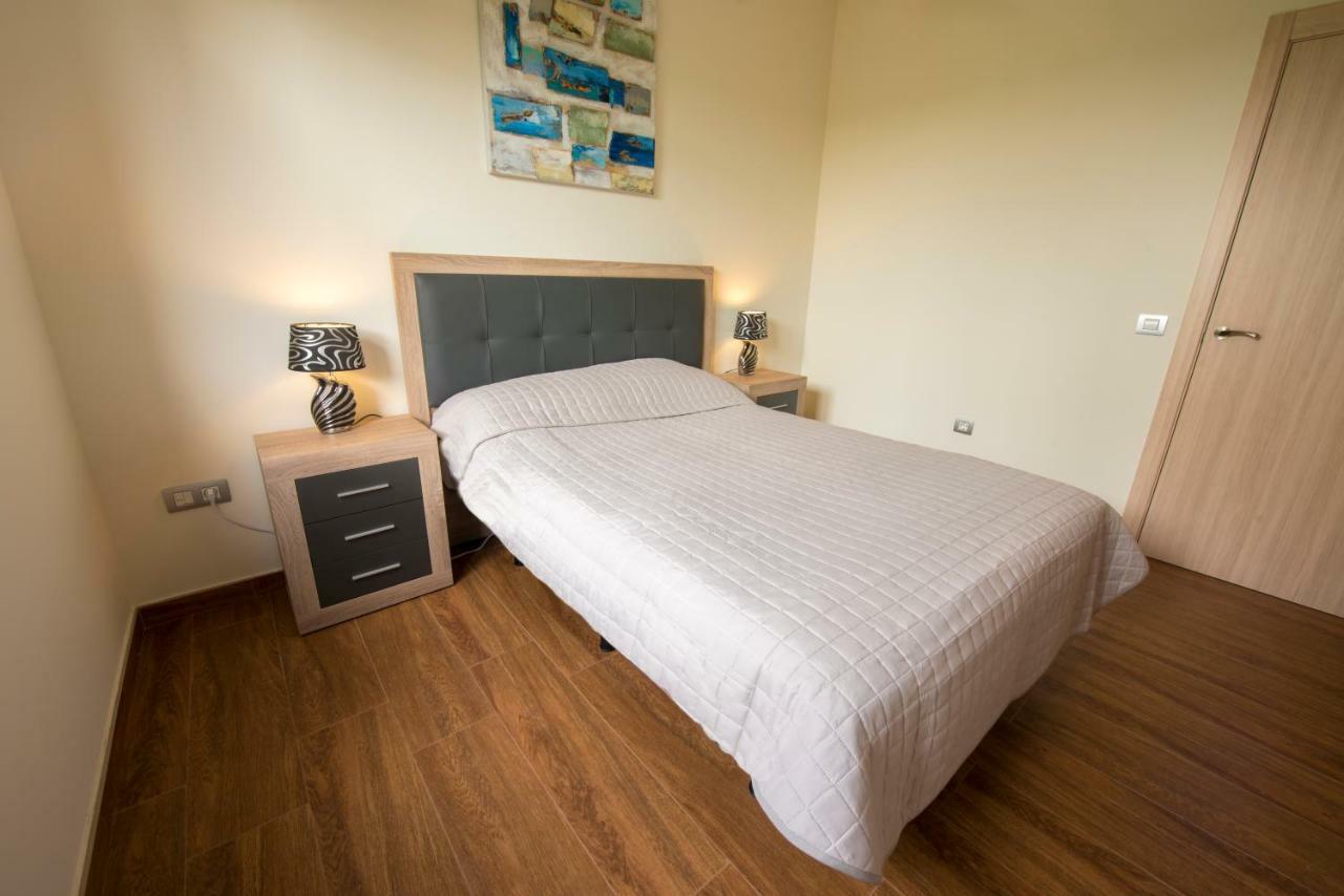 Villa 5 Star Luxury Villa, Private Heated Pool, Golf & Sea Views.
