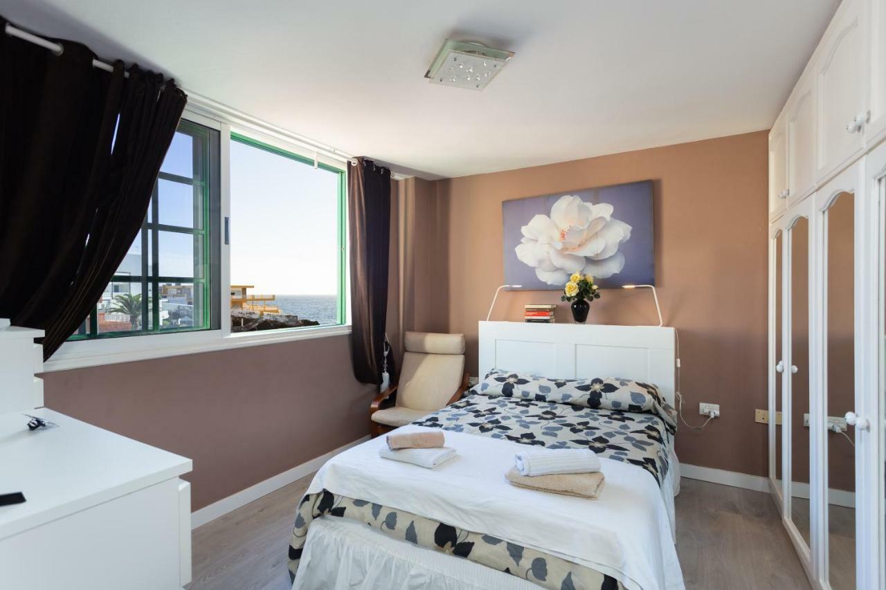 Holiday home Home2book Stunning Sea Front House El Escobonal