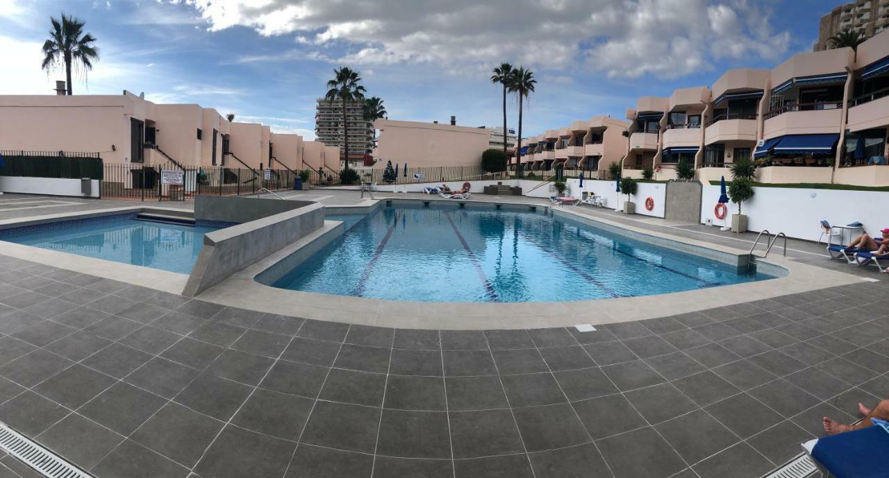 Sunny Near The Beach With Wifi, Balcony And Pool