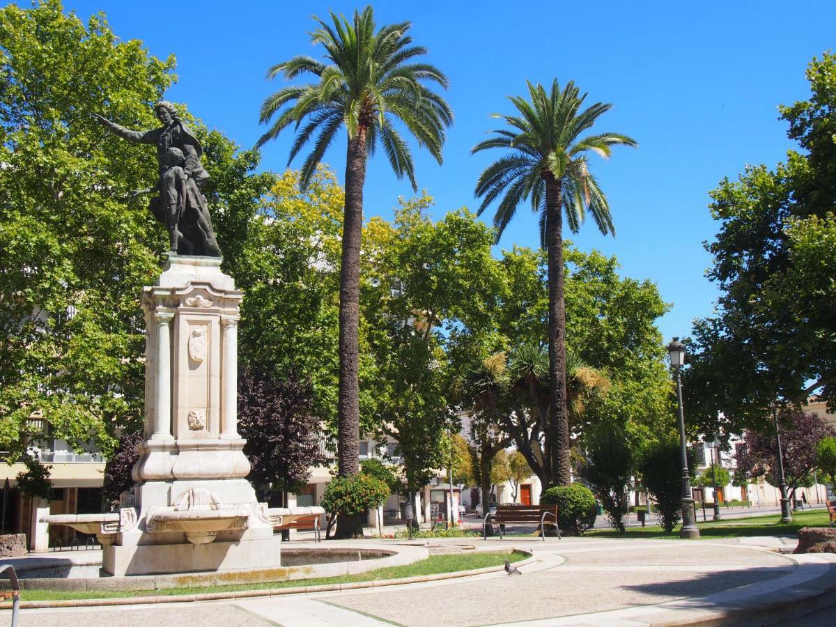 Apartment Casa Valientes B - Free Private Parking, Patio, Wifi & Ac *