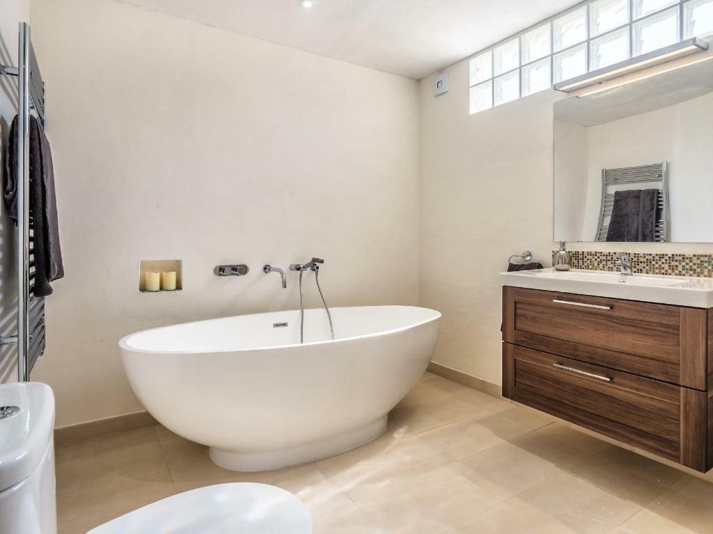 Fig Tree Villa *