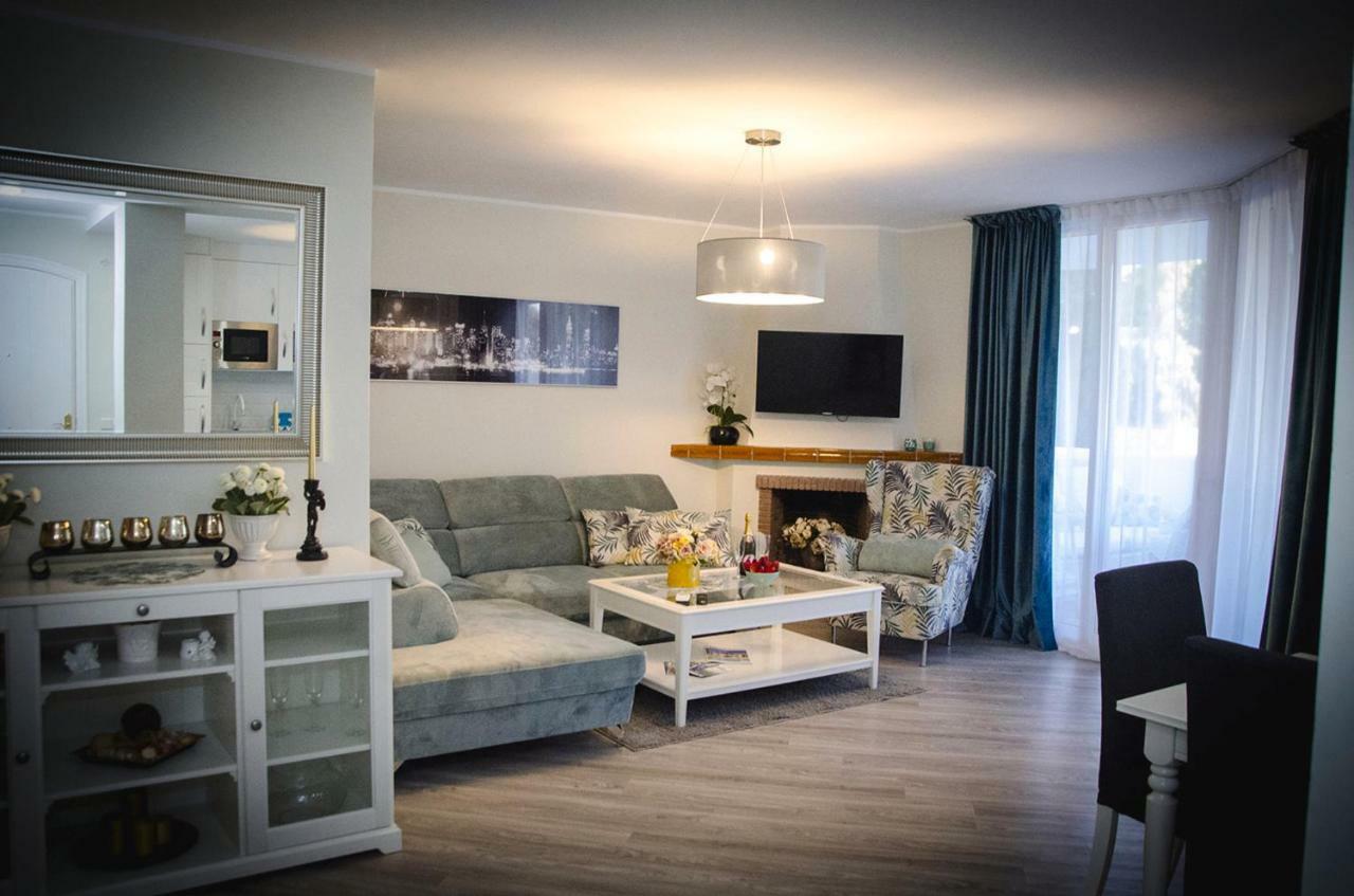 Apartment Luxury 2-bed With Big Terrace In With Outdoor Pools In Calahonda