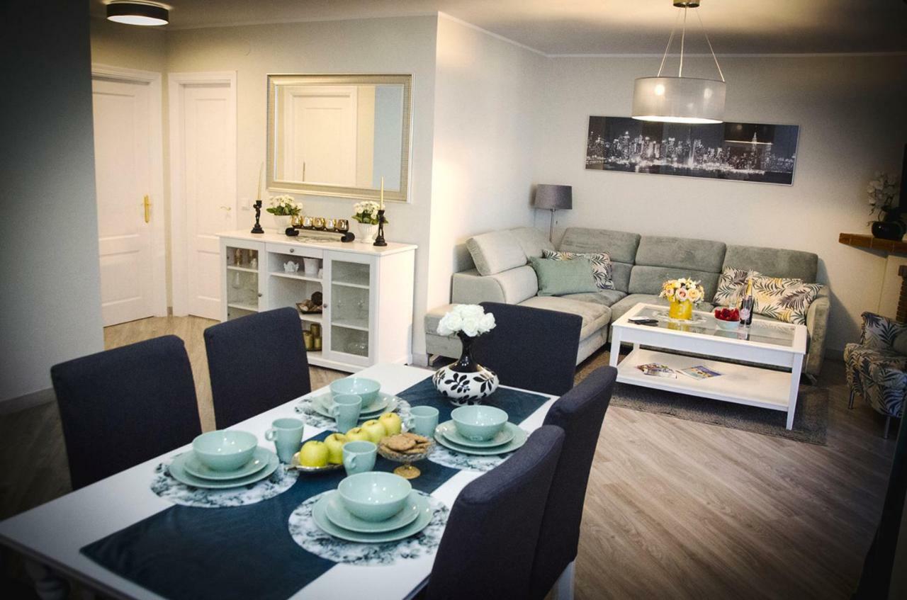 Luxury 2-bed With Big Terrace In With Outdoor Pools In Calahonda Apartment