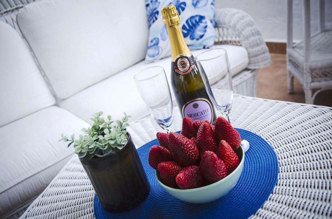 Luxury 2-bed With Big Terrace In With Outdoor Pools In Calahonda Apartment