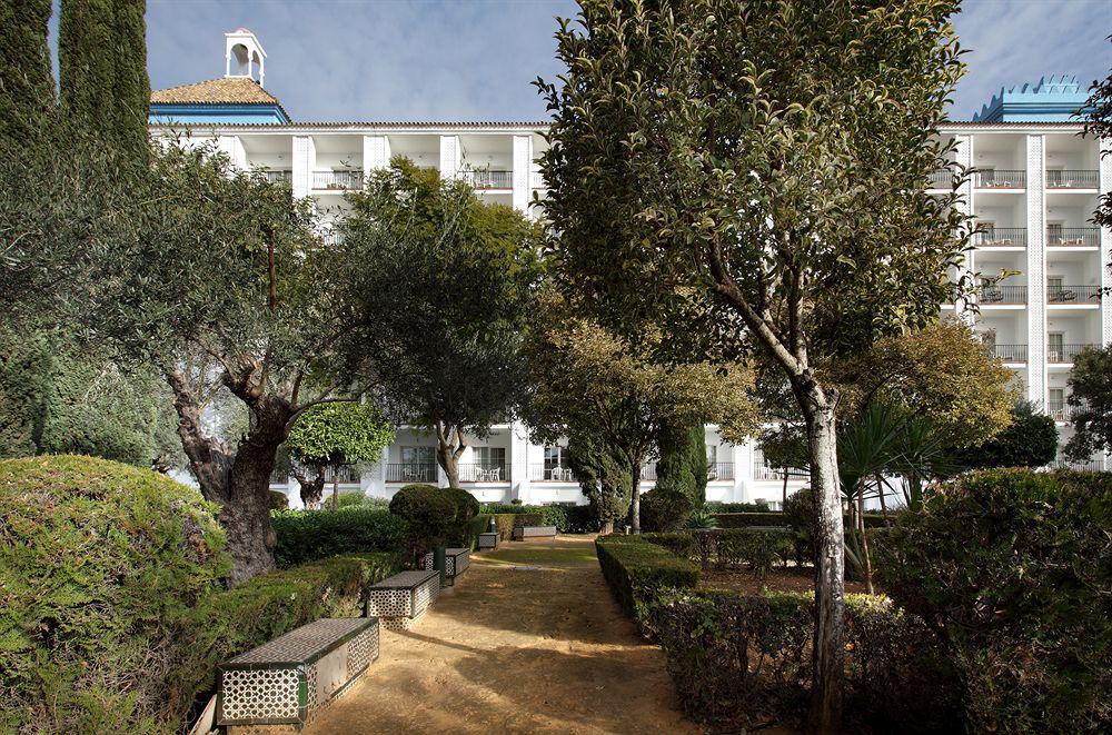 Hotel Abades 4*