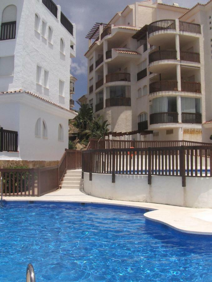 Beachfront Penthouse With Large Terrace And Breathtaking Sea Views Close To Marbella Spain *