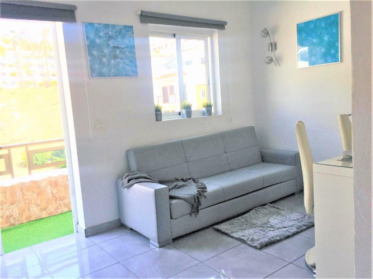 Modern Close Las Vistas *