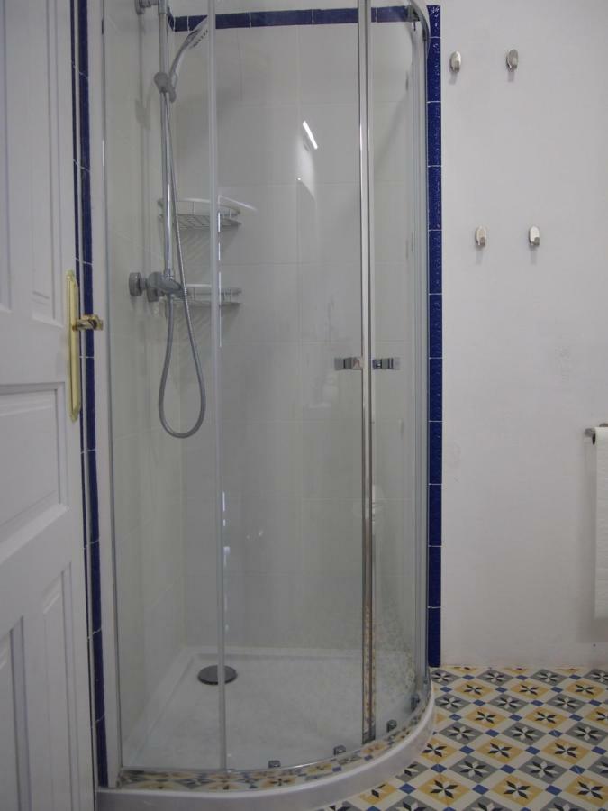 Casa Valientes B - Free Private Parking, Patio, Wifi & Ac Apartment Jerez de la Frontera
