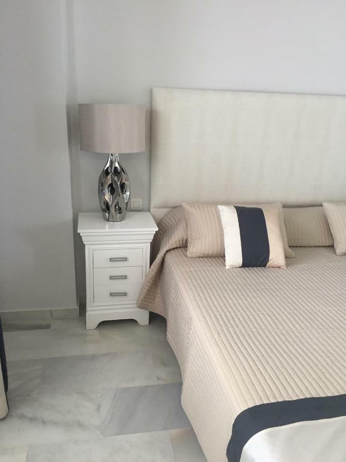 Apartment Beautiful 2 Bedroom @ Puerto Banus!