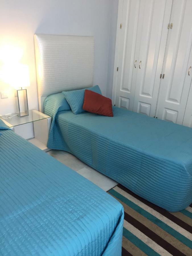 Beautiful 2 Bedroom @ Puerto Banus! Apartment
