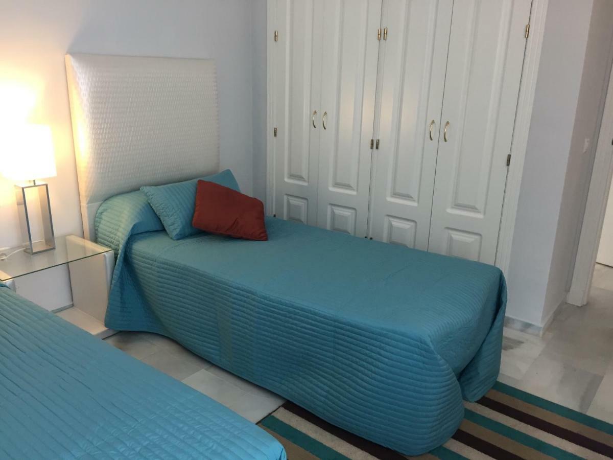 Beautiful 2 Bedroom @ Puerto Banus! Apartment