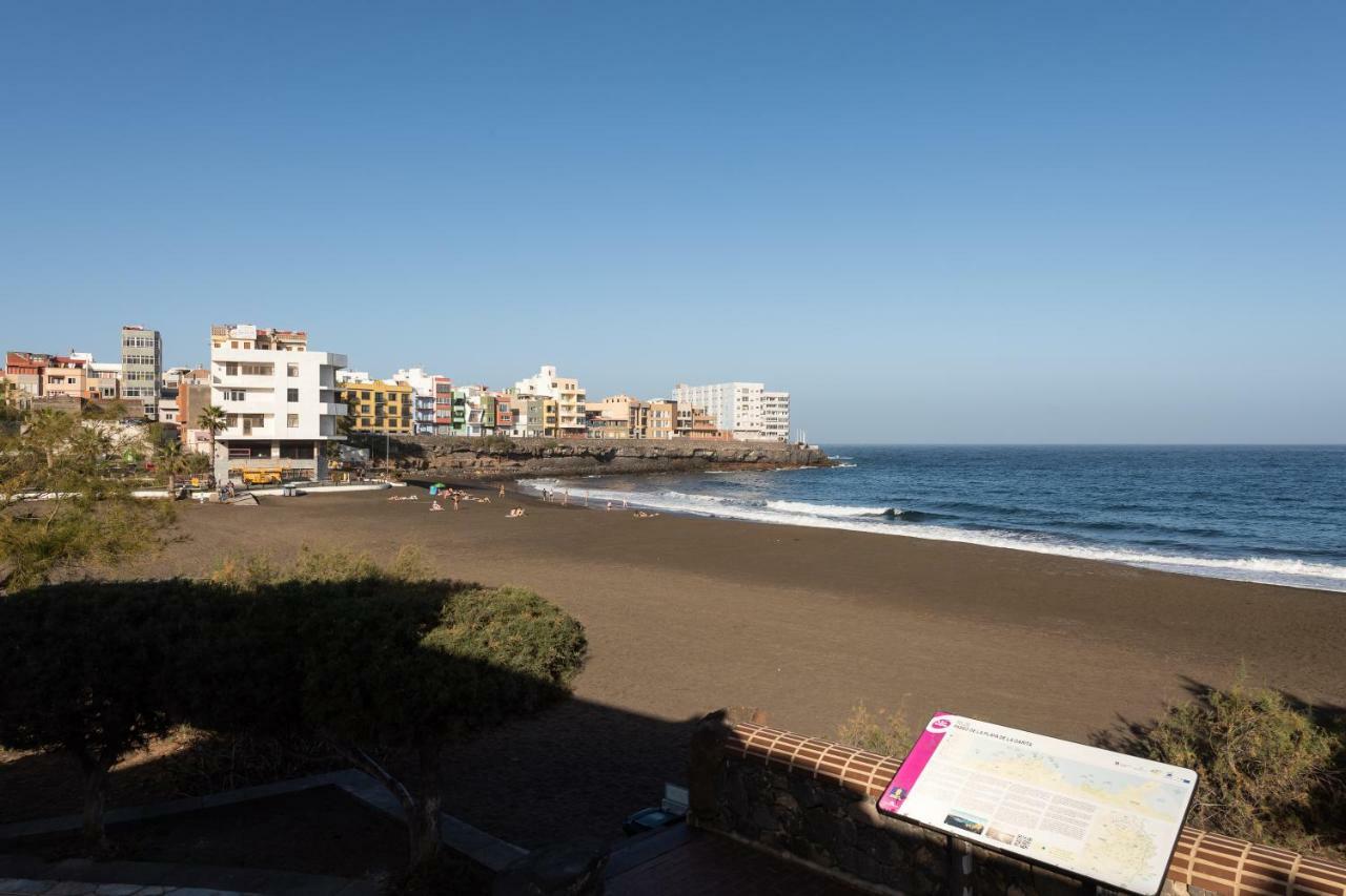 First Line Of The Holiday home La Garita