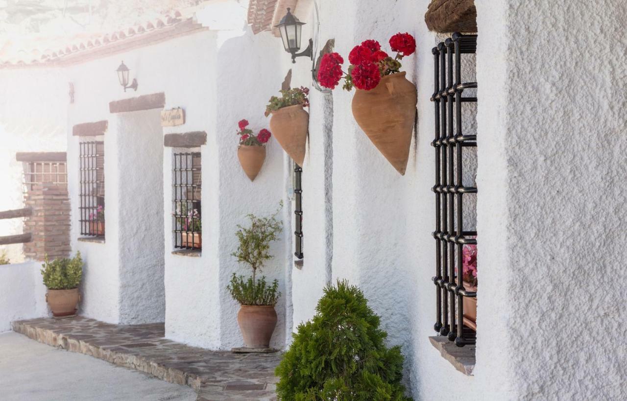 Cuevas Al Qulayat Villa