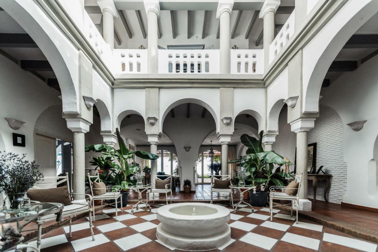 B Bou Cortijo Bravo Hotel