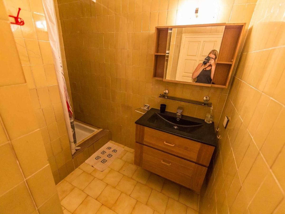 Apartment Escapade 2 *
