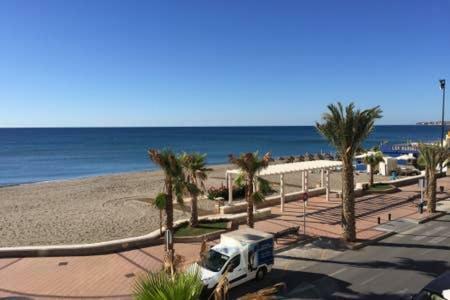 Espectacular 1ª Línea De Playa...te Enamoraras!!! Fuengirola