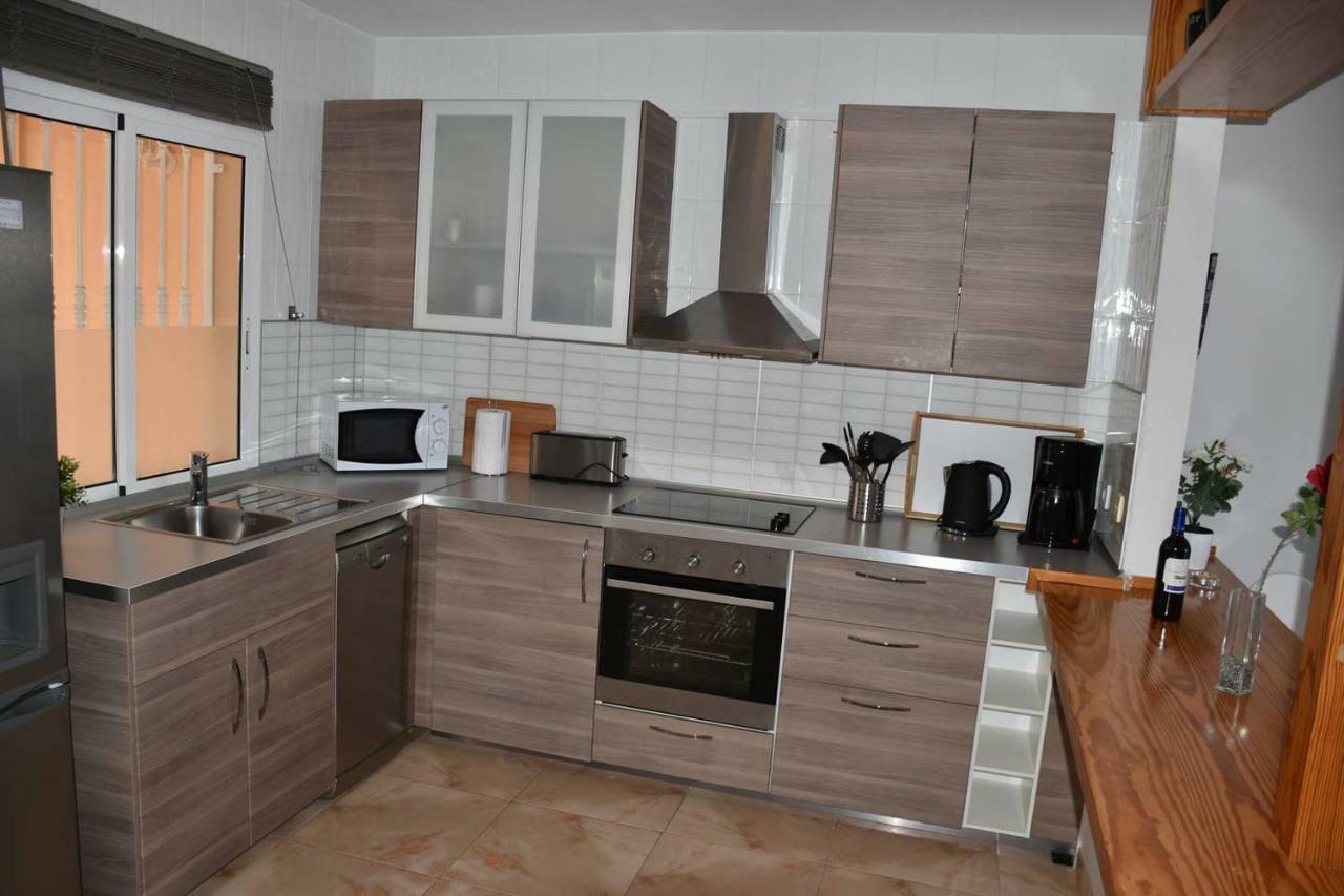 Сasa de vacaciones Roque Del Conde 2 With Fantastic Sea Views, 2 Terraces, Pool, Wifi, Sat-tv, Dishwasher Costa Adeje (Tenerife)