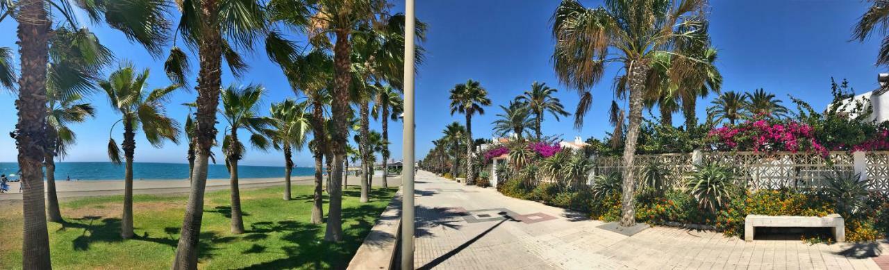 Сasa de vacaciones Beachfront Oasis In Costa Del Sol.