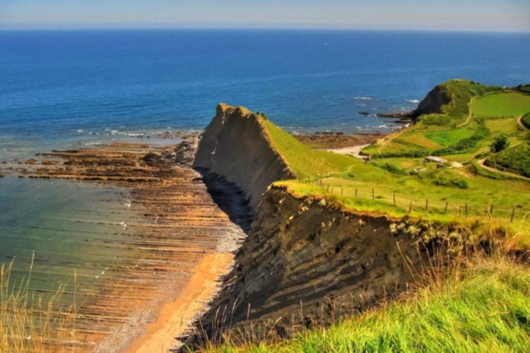 Espacio Amplio Y Luminoso * Zumaia