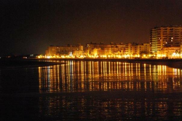 Apartment In Cadiz, Air Cond, Wifi, Patio *