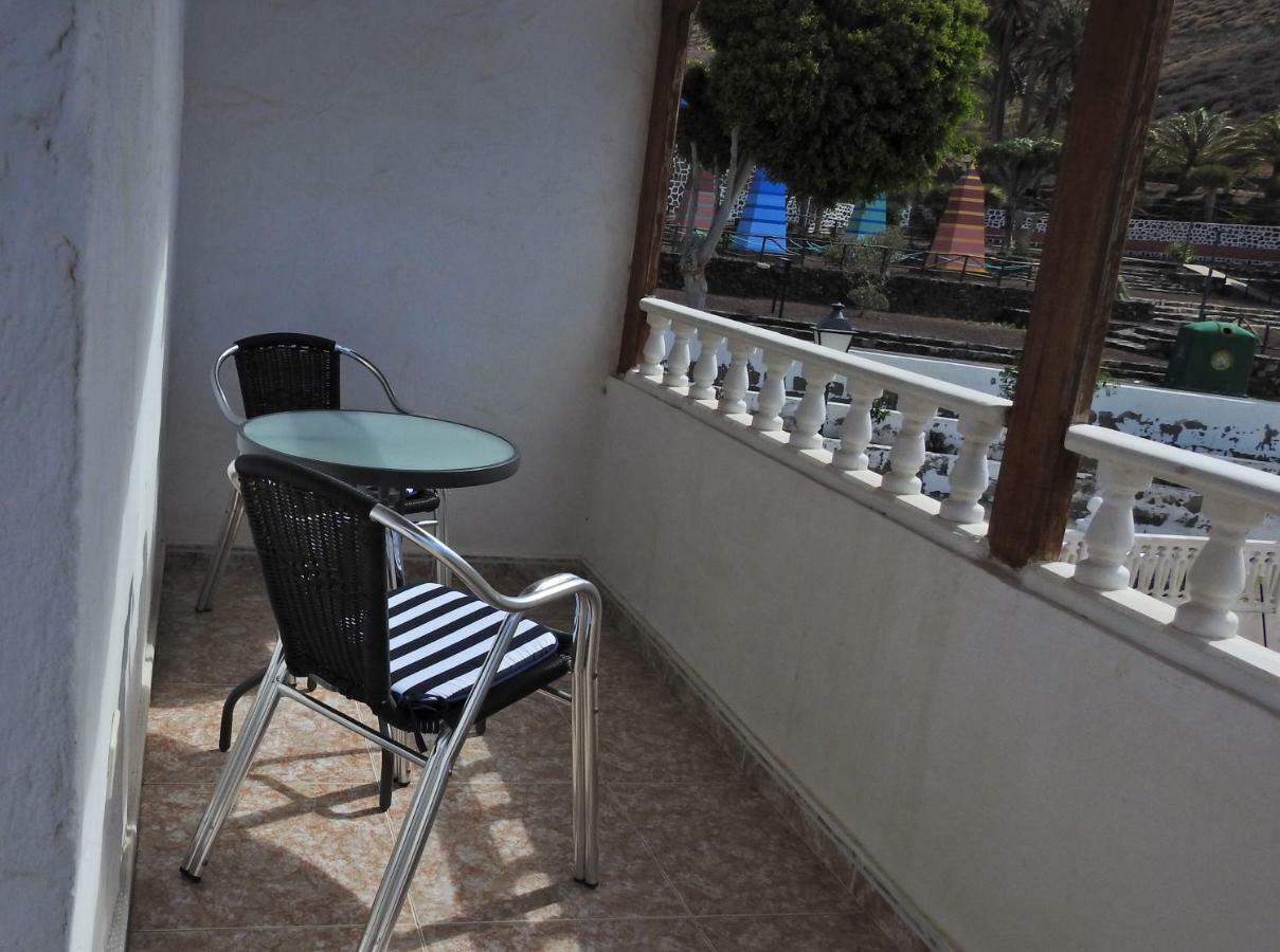 Сasa de vacaciones La Palmera1 Casa Al Primer Piso Con 2 - Two Bedroom House On The First Floor --- La Palmera 2 Casa En Planta Baja Con 1 Dormitorio, One Bedroom House On The Ground Floor *