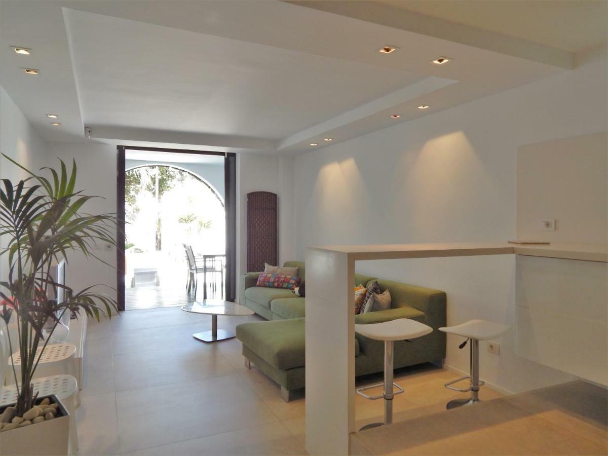 Beautiful Beachfront Apartamento *