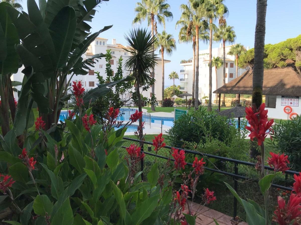 Mi Capricho, Beachfront, Grownfloor, Private Garden & Terrace
