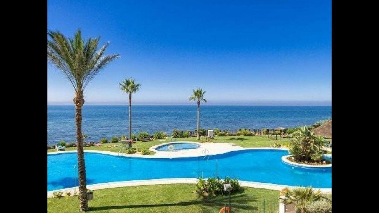Mi Capricho, Beachfront, Grownfloor, Private Garden & Terrace *