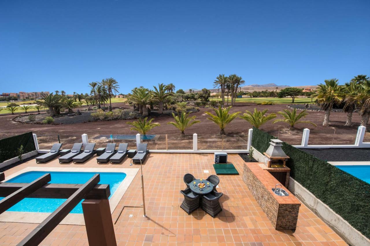 5 Star Luxury Villa, Private Heated Pool, Golf & Sea Views. *