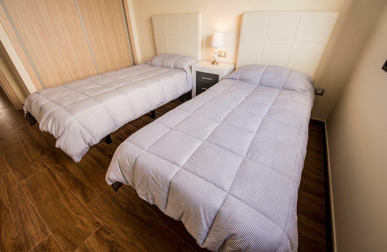 5 Star Luxury Villa, Private Heated Pool, Golf & Sea Views. *