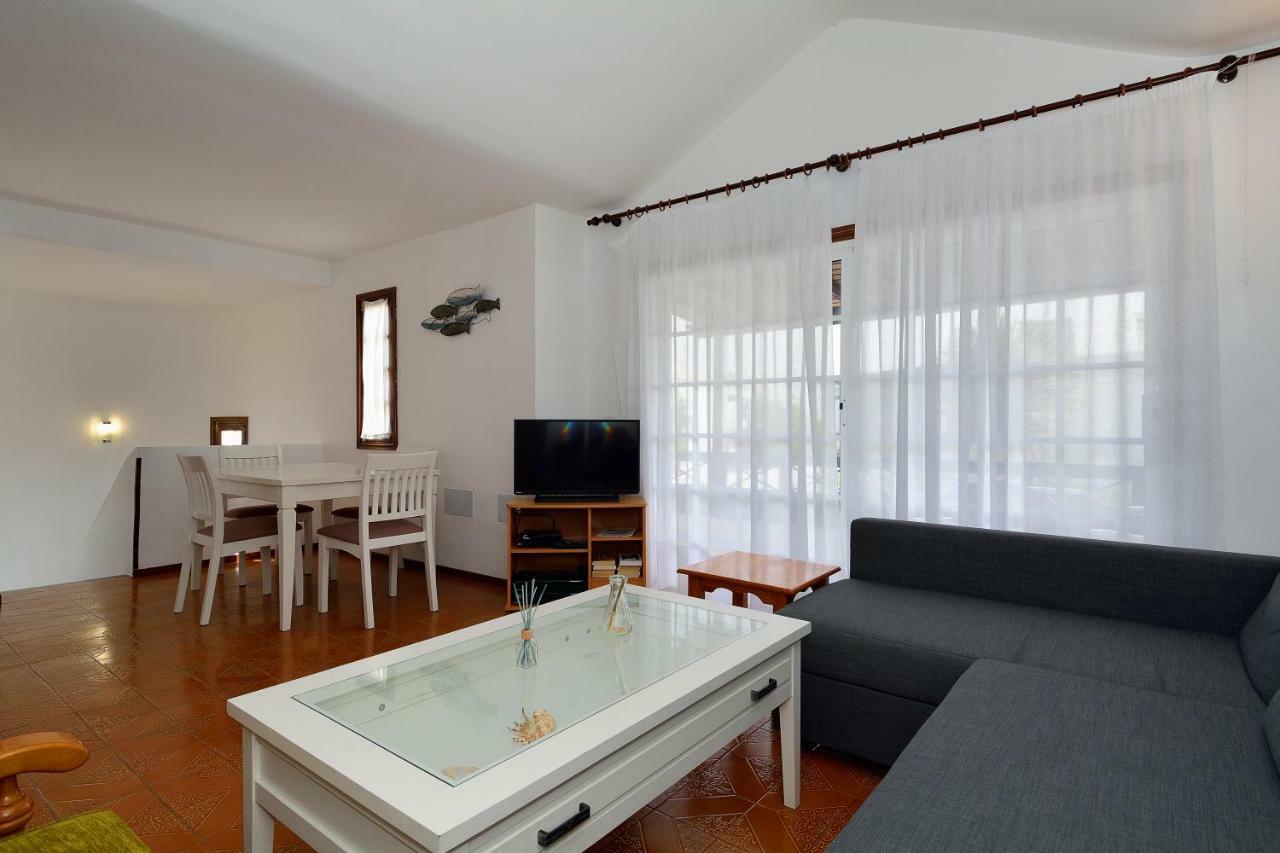 3br House - Solarium & Shower Terrace