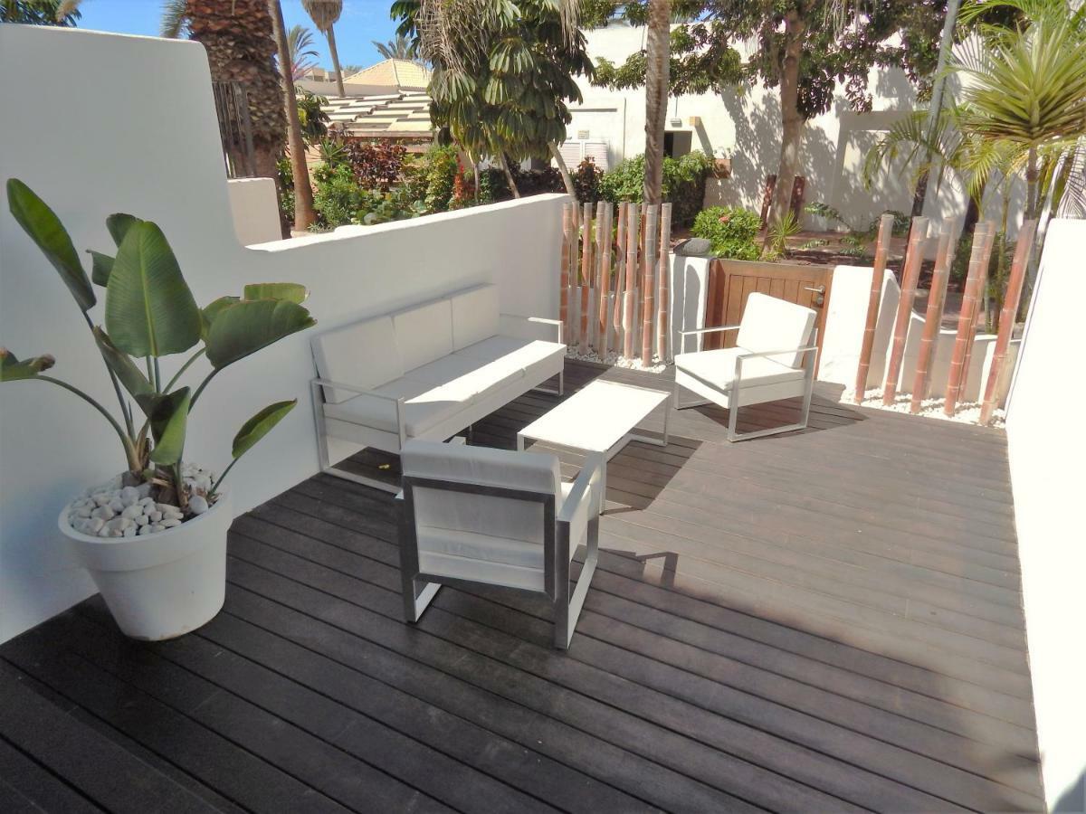 Beautiful Beachfront Apartamento Playa de las Américas