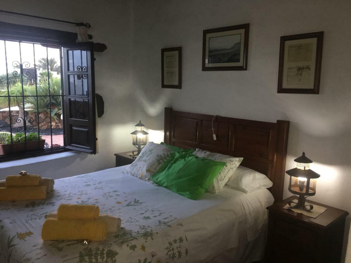 El Caserio De Gueime Con Piscina Climatizada Country house *