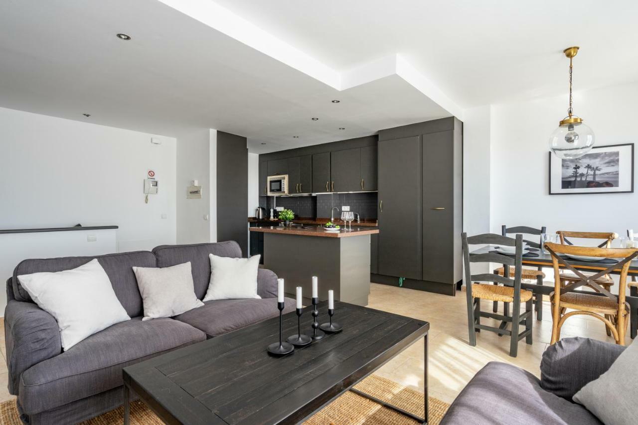 Apartment Pool Penthouse In By Costarentals - Ref 19