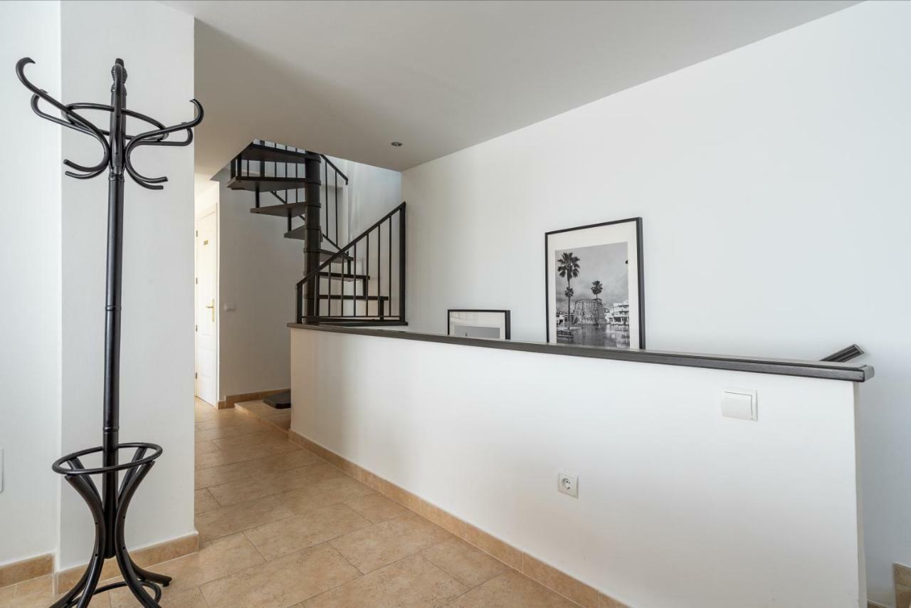 Apartment Pool Penthouse In By Costarentals - Ref 19