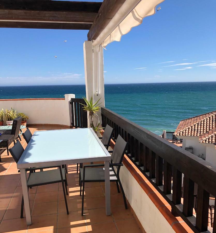 Apartamento Beachfront Penthouse With Large Terrace And Breathtaking Sea Views Close To Marbella Spain *