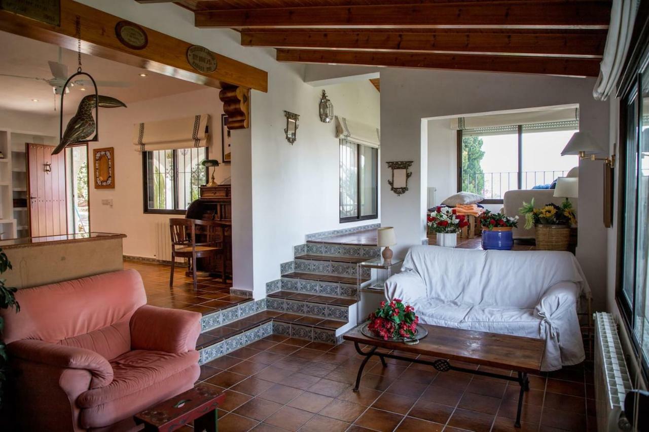 Las Buganvillas