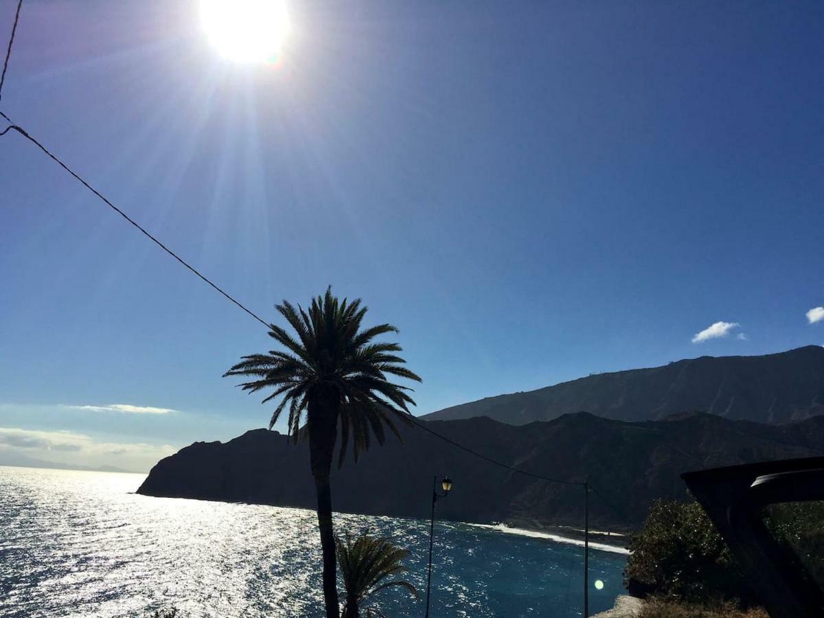 With Ocean View Villa Agulo
