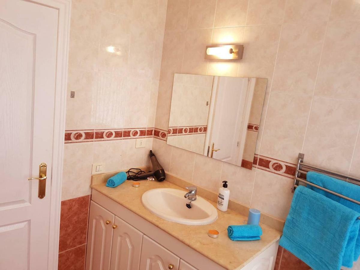 Roque Del Conde 2 With Fantastic Sea Views, 2 Terraces, Pool, Wifi, Sat-tv, Dishwasher Сasa de vacaciones Costa Adeje (Tenerife)