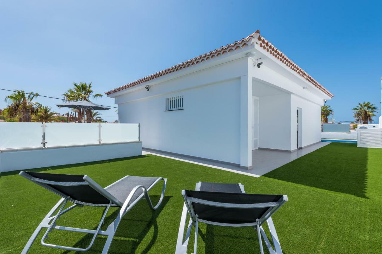 Luxurious 5* - 300m2 - Private Heated Pool - Garage - Wifi Villa *