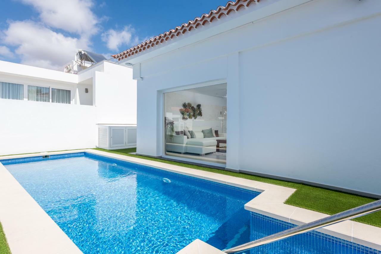 Luxurious 5* - 300m2 - Private Heated Pool - Garage - Wifi *